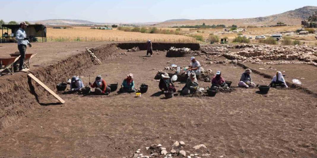 Diyarbakır’da tarihe geçecek keşif: 9500 yıllık kamusal alan ortaya çıkarıldı! 3